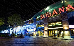 Trung tâm thương mại Solana nổi bật với phong cách châu Âu hiện đại