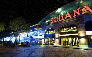 Trung tâm thương mại Solana nổi bật với phong cách châu Âu hiện đại