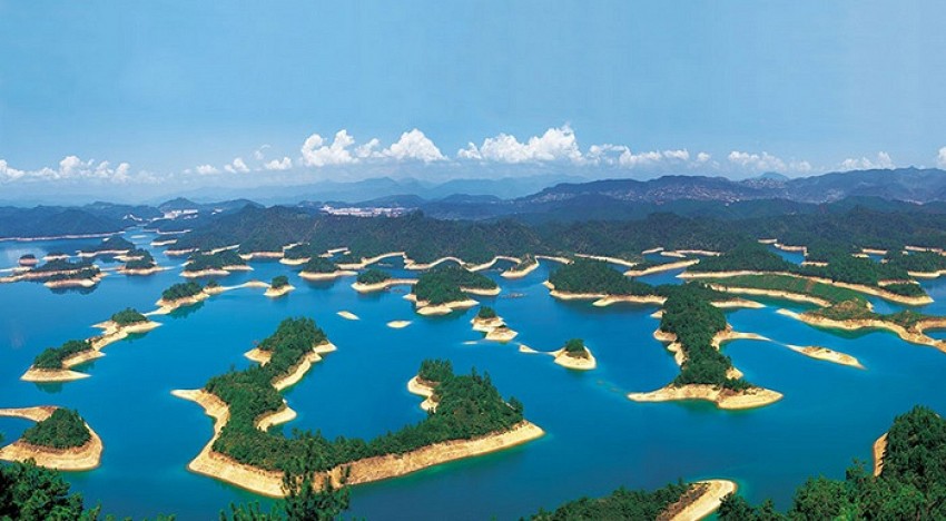Hồ Vạn Đảo Trung Quốc: Mê hoặc từ cái nhìn đầu tiên
